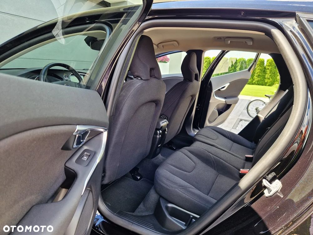Volvo V40 D2 Geartronic Momentum - 23