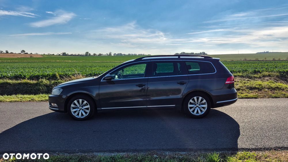 Volkswagen Passat - 4