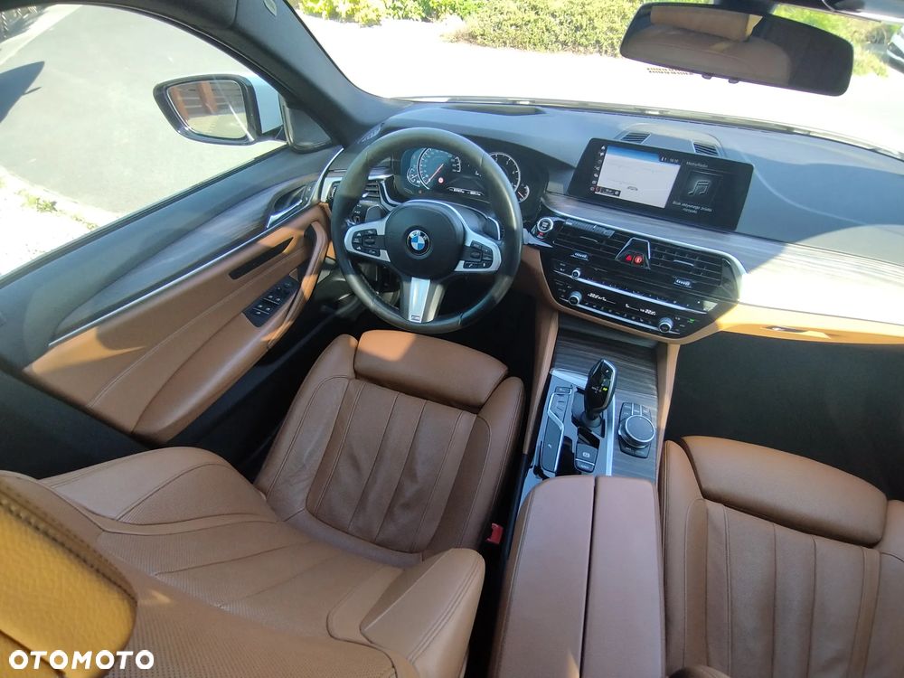 BMW Seria 5 530d xDrive M Sport sport - 38