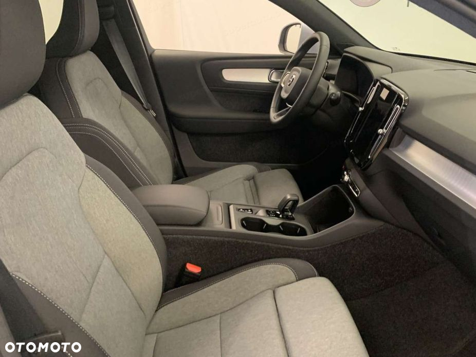 Volvo XC 40 B3 Core - 13