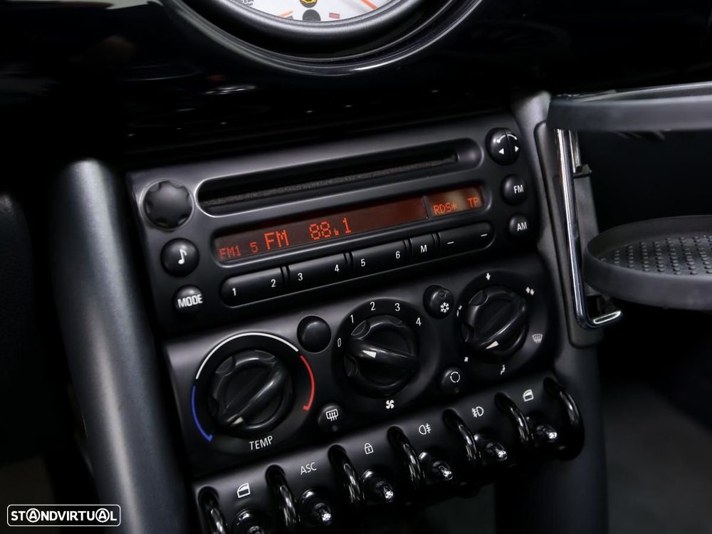 MINI 3 Portas One 1.4 D - 15