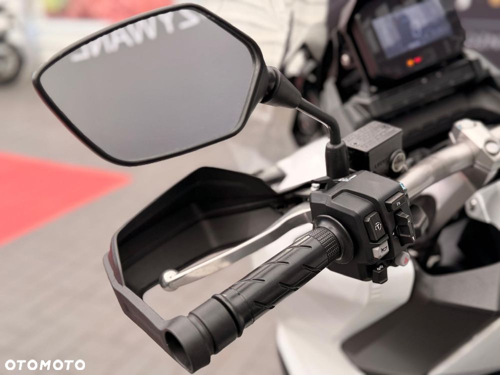 Honda ADV350 - 7