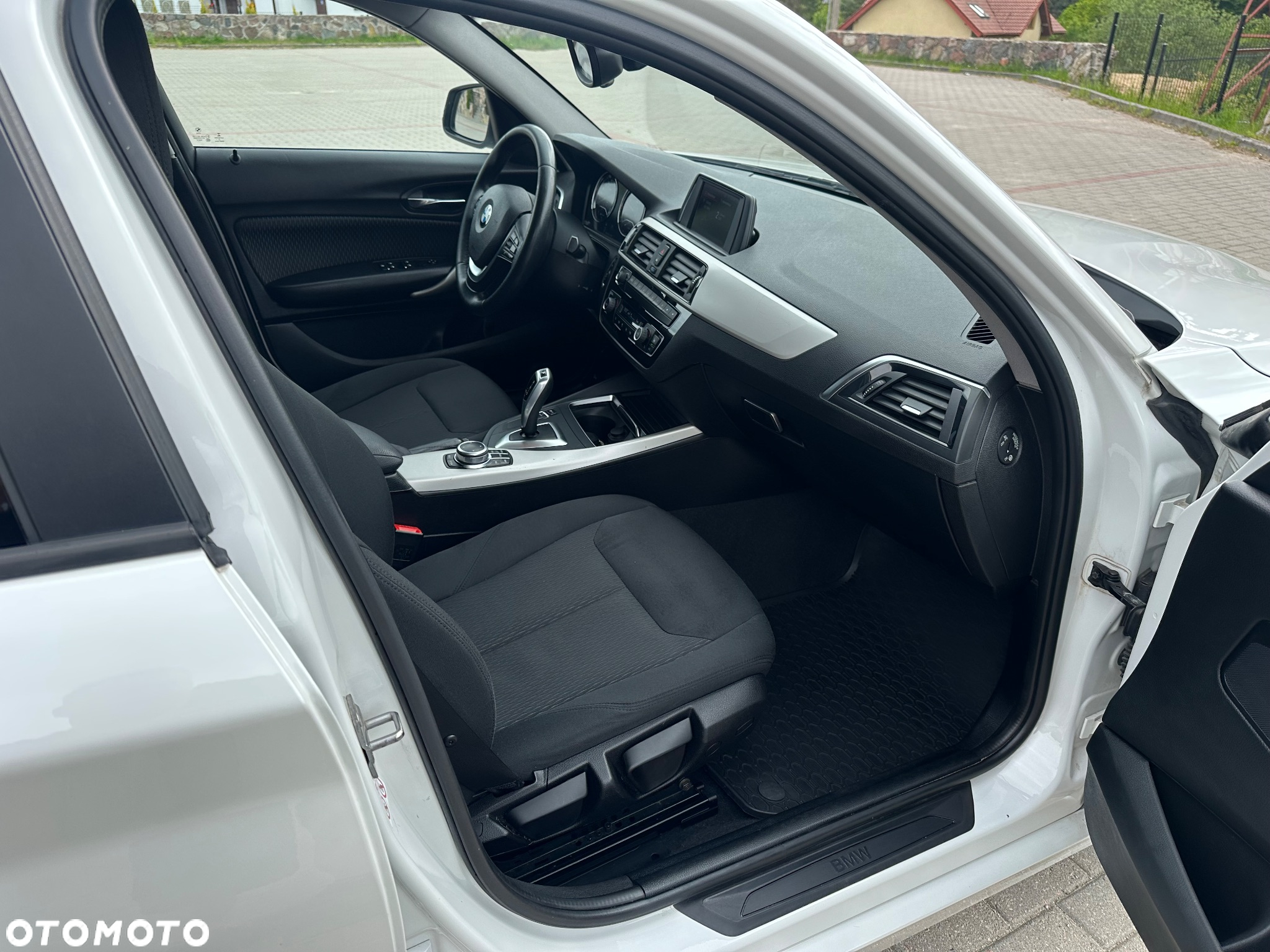 BMW Seria 1 118d - 28