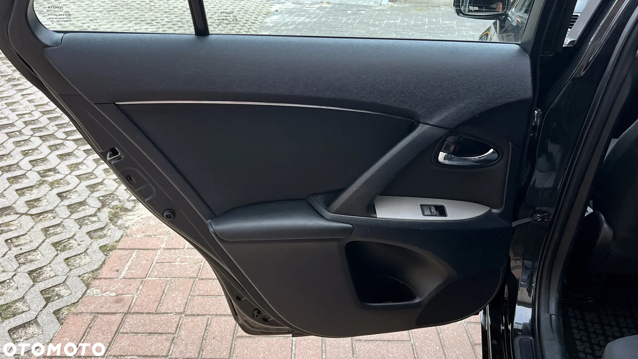 Toyota Avensis Combi 2.0 D-4D - 27
