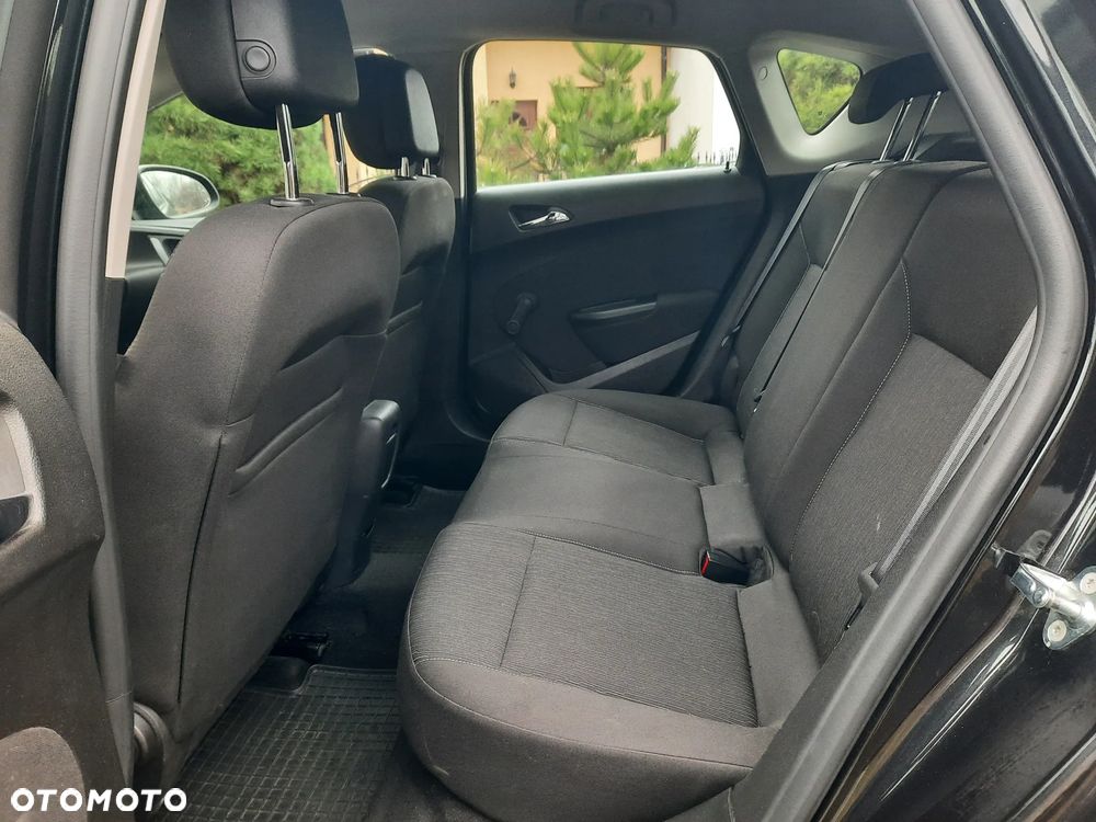 Opel Astra 1.4 Turbo 150 Jahre - 16