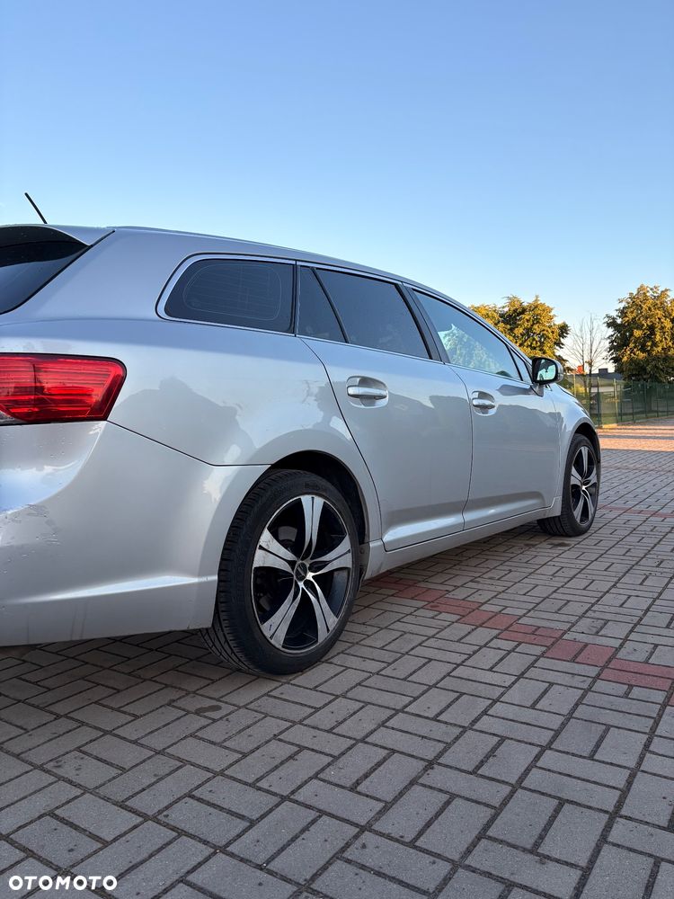 Toyota Avensis 2.0 D-4D Active - 3