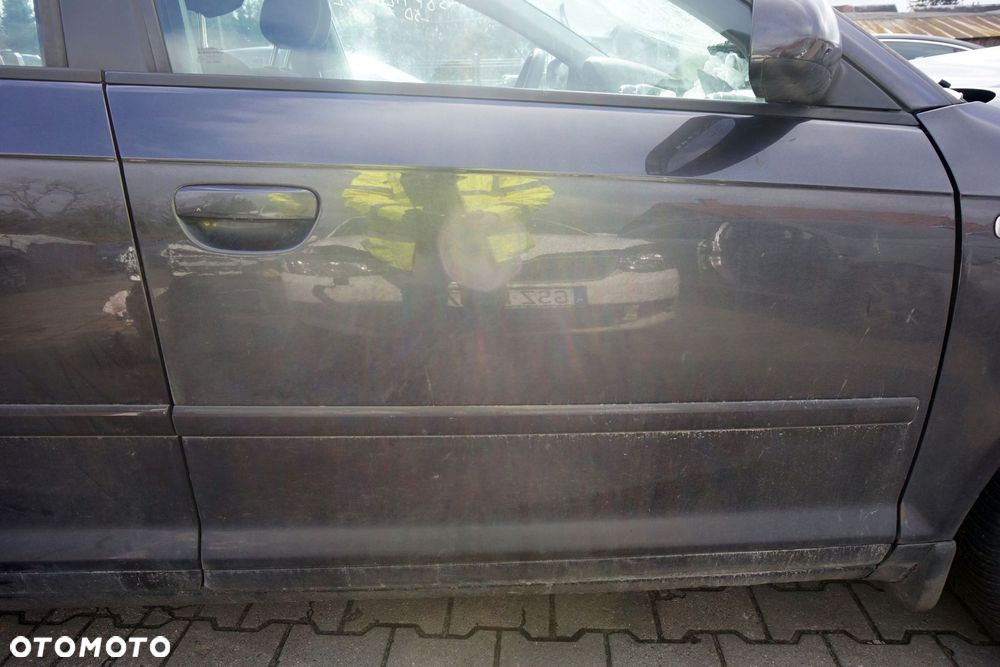 DRZWI PRZEDNIE PRAWE A3 8P 5D HB LZ7L  SZARY AUDI 2003-2008 - 3