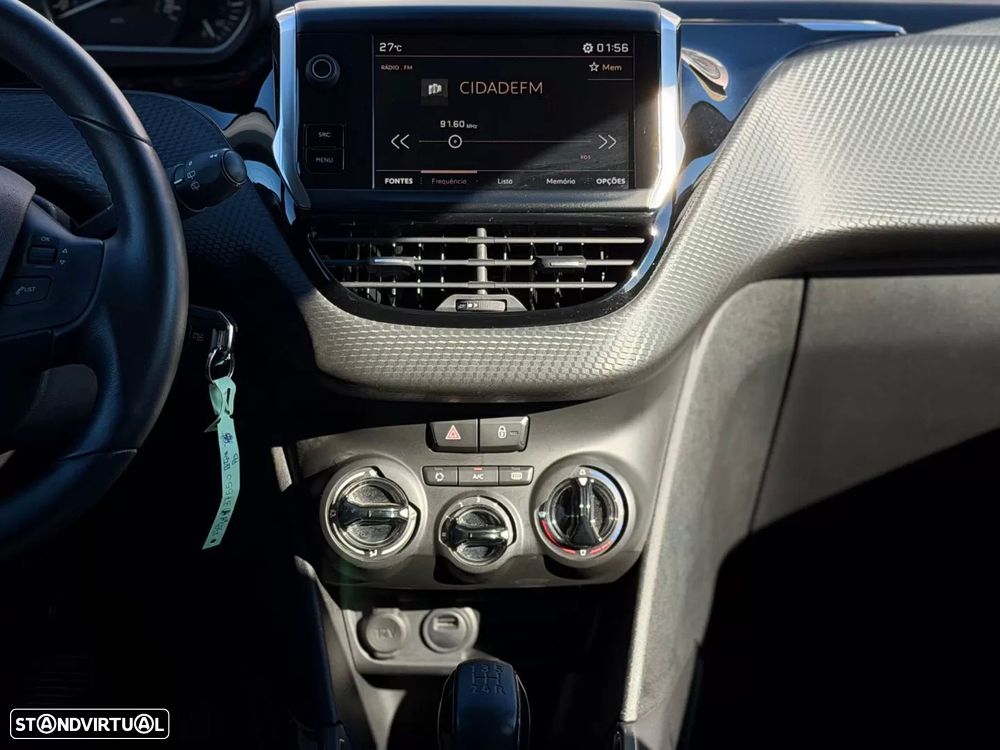 Peugeot 2008 1.2 PureTech Style - 10