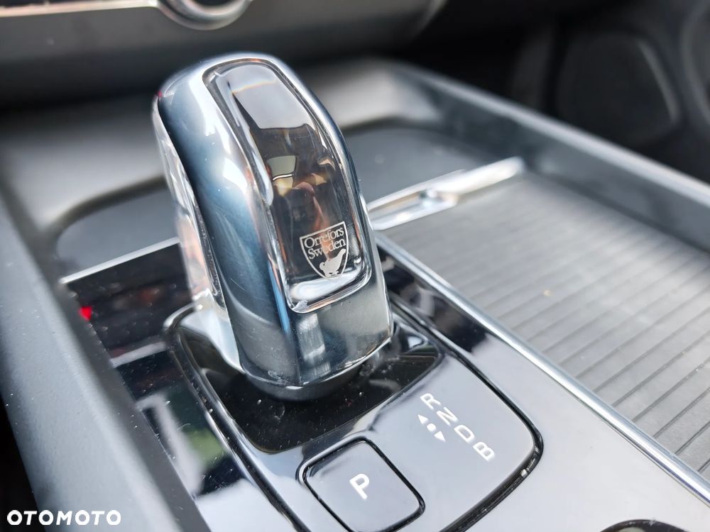 Volvo XC 60 T8 AWD Recharge Geartronic RDesign Expression - 16