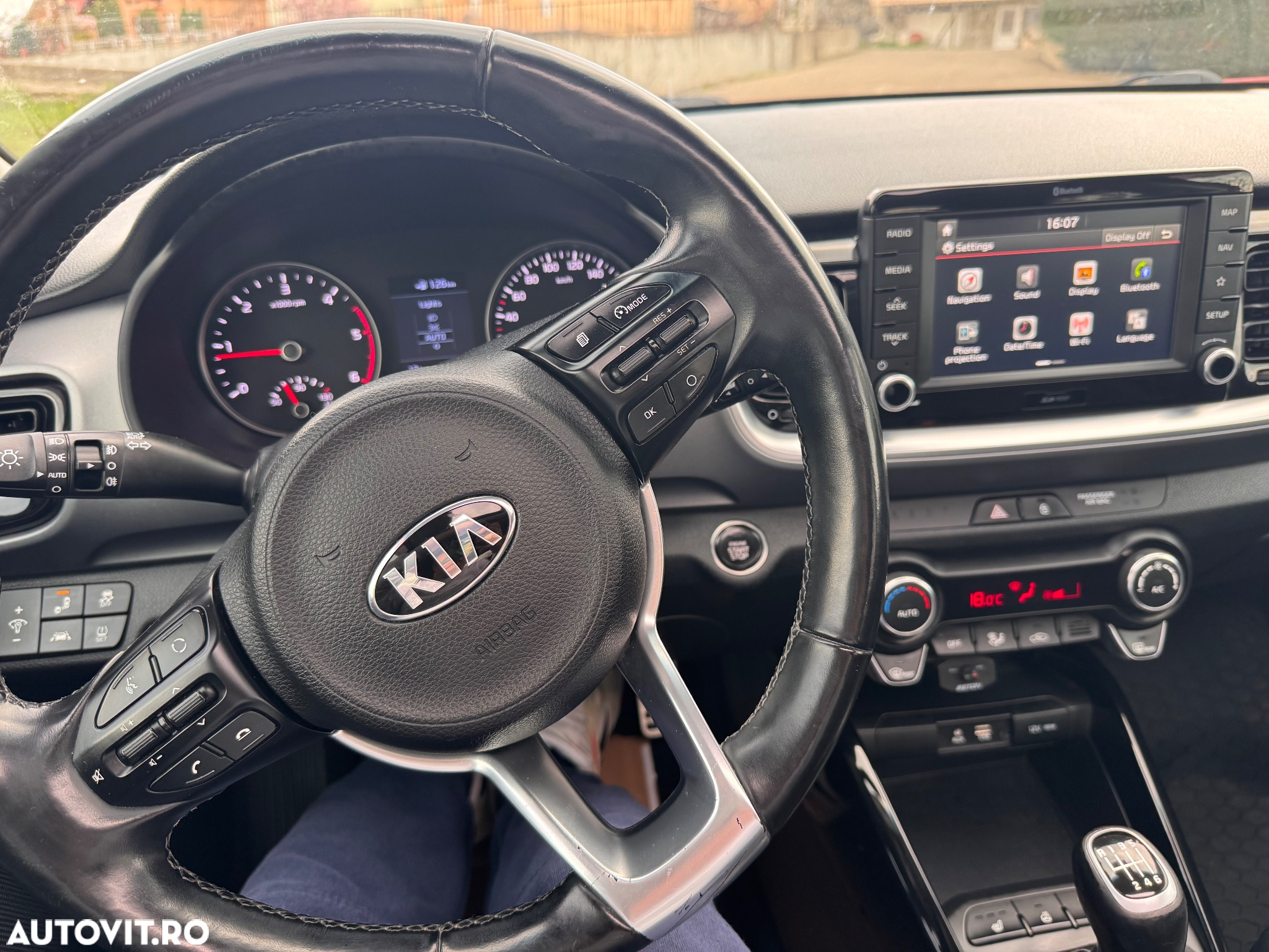 Kia Stonic 1.6 CRDi Platinum Edition - 34