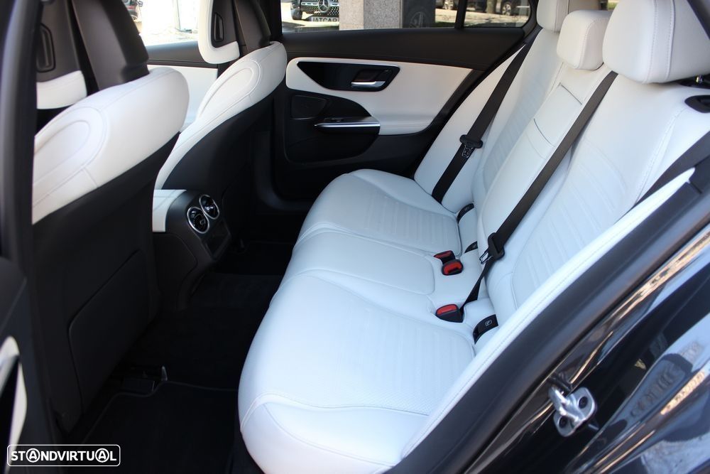 Mercedes-Benz C 300 d AMG Line - 25