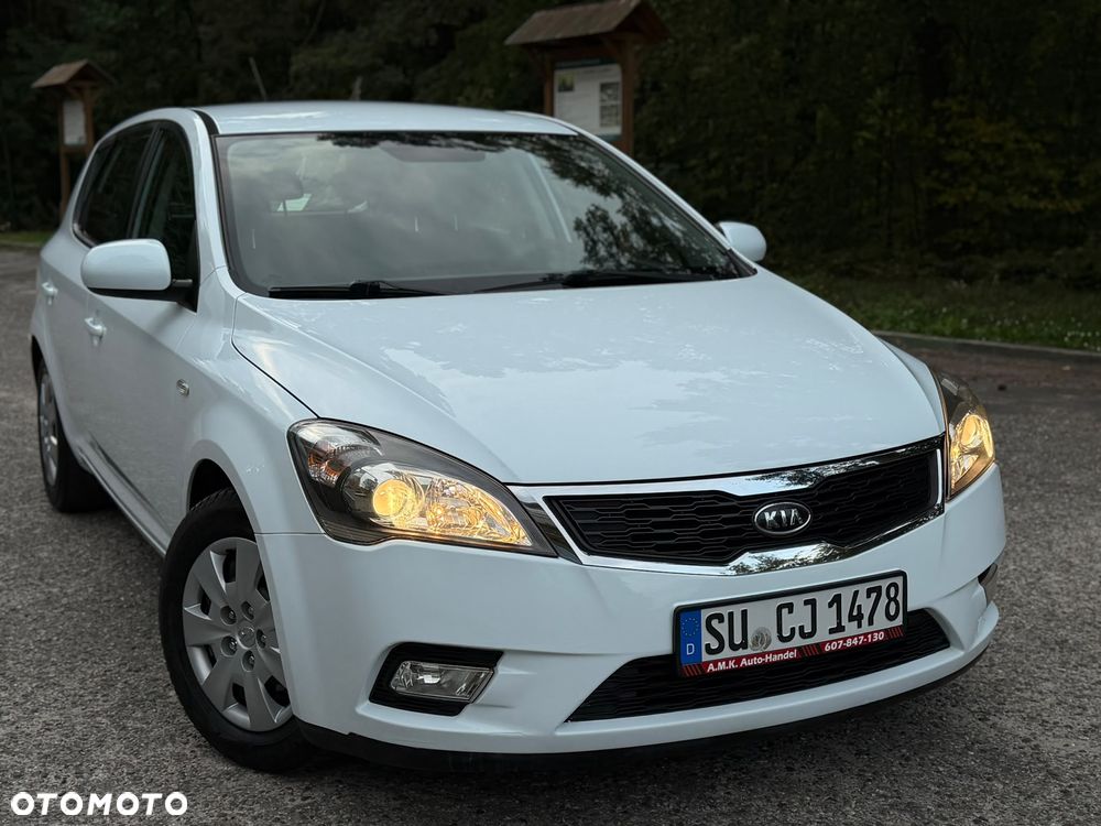 Kia Ceed 2011 photo 2