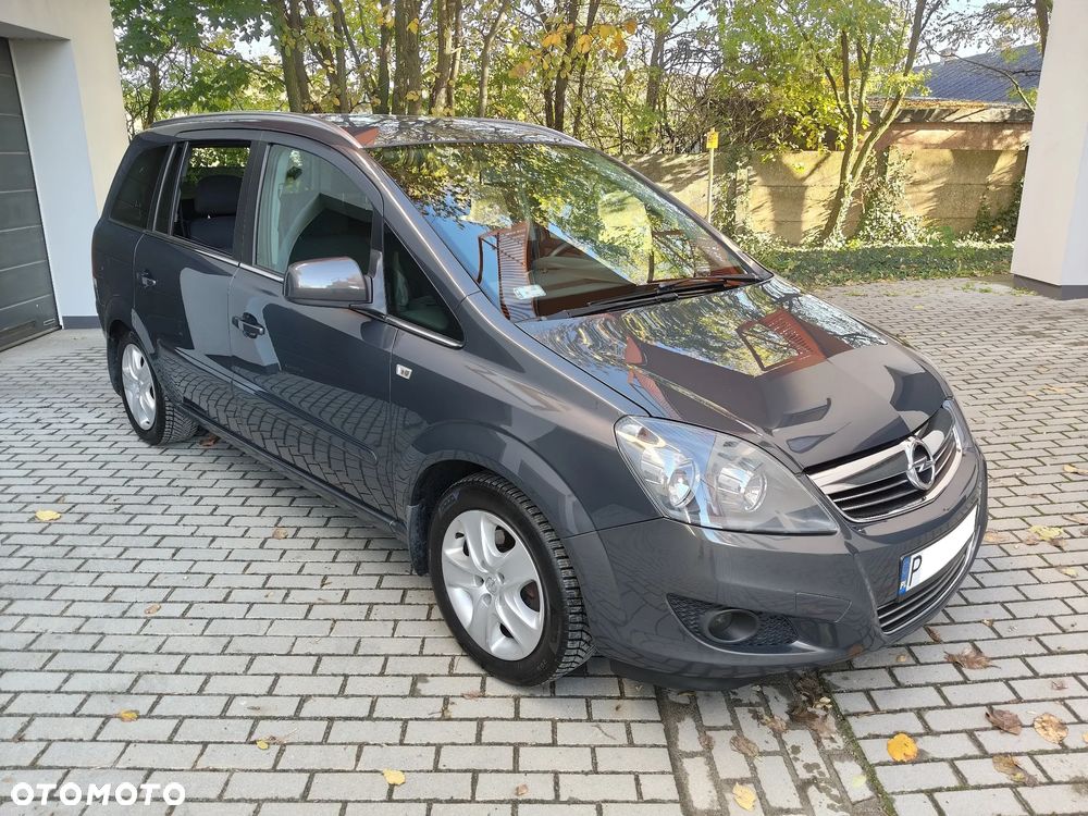 Opel Zafira 1.6 Cosmo - 26