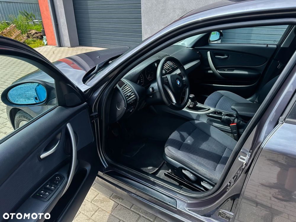 BMW Seria 1 116i - 22