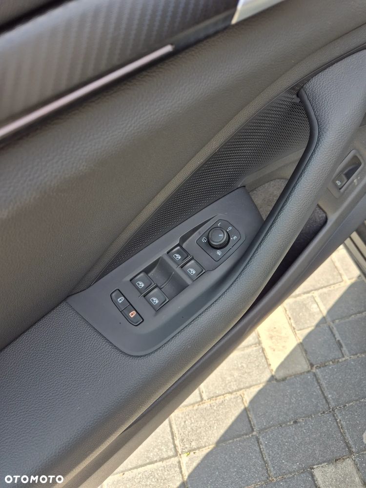 Skoda Superb 2.0 TSI Sportline DSG - 19