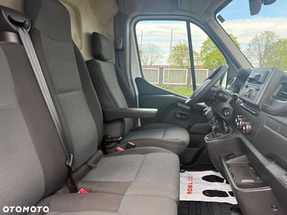 Nissan NV400 - 29