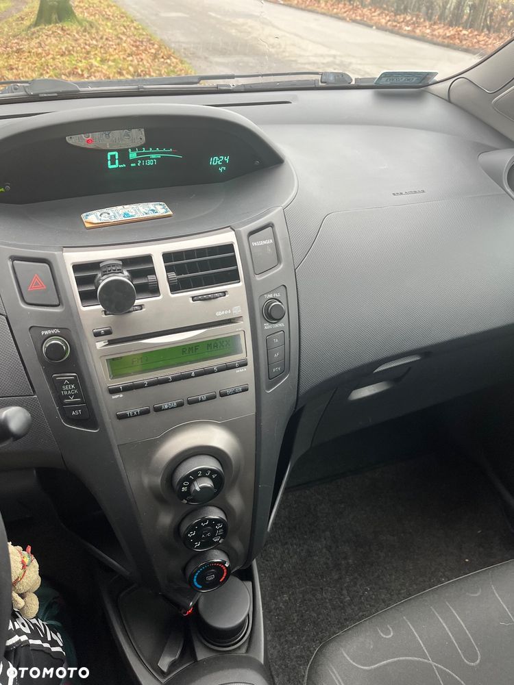 Toyota Yaris - 5