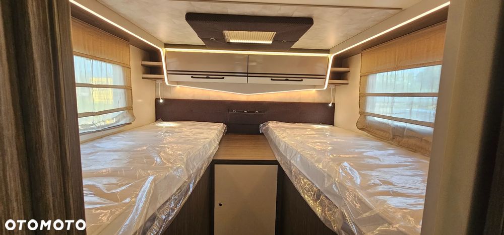 McLOUIS NEVIS 873 - INTEGRA - KAMPER - 22