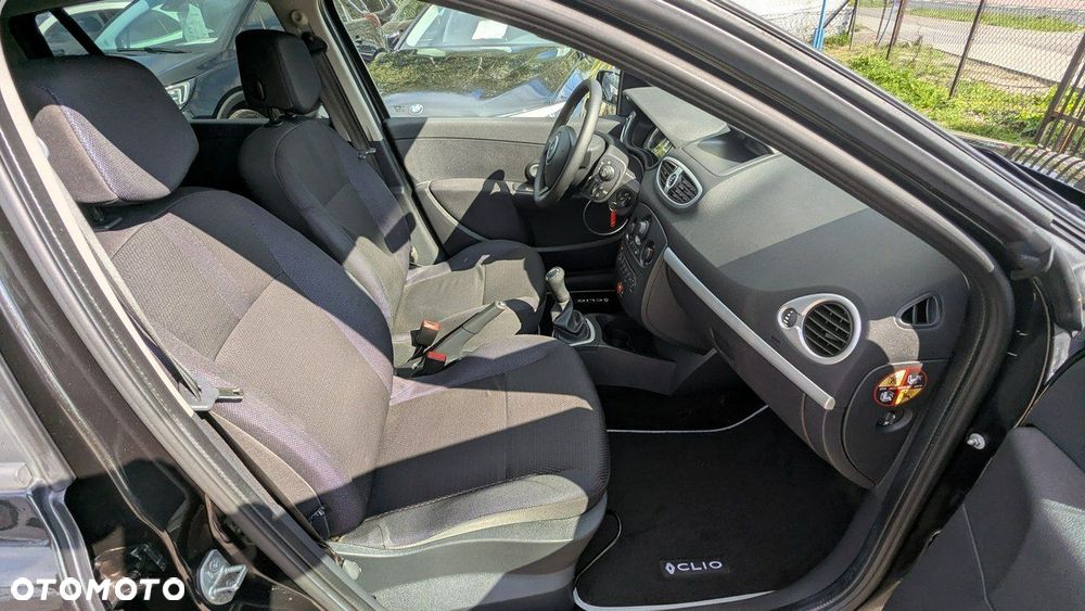 Renault Clio - 19