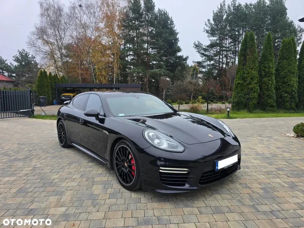 Porsche Panamera GTS - 32