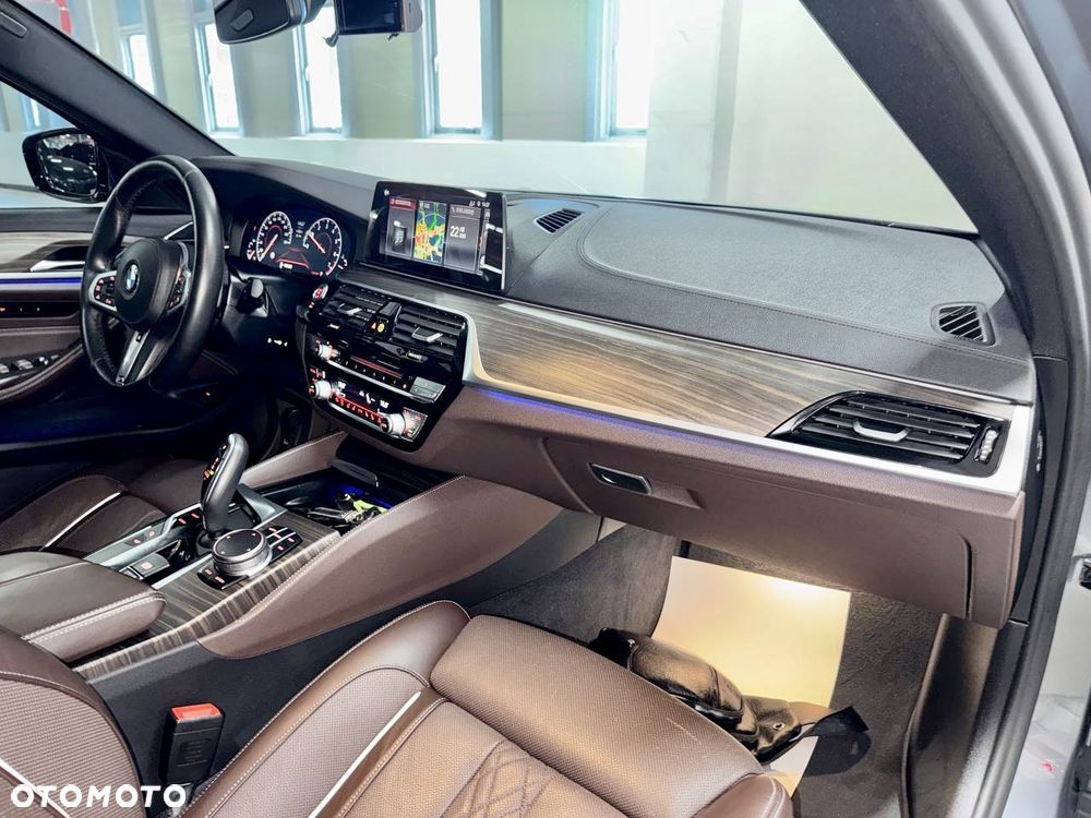 BMW Seria 5 530i xDrive M Sport Edition - 18