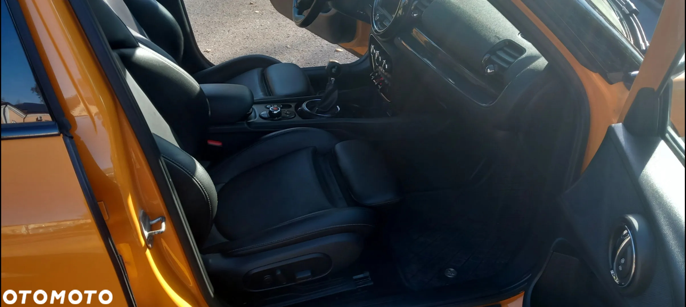 MINI Clubman Cooper Untold Edition - 32