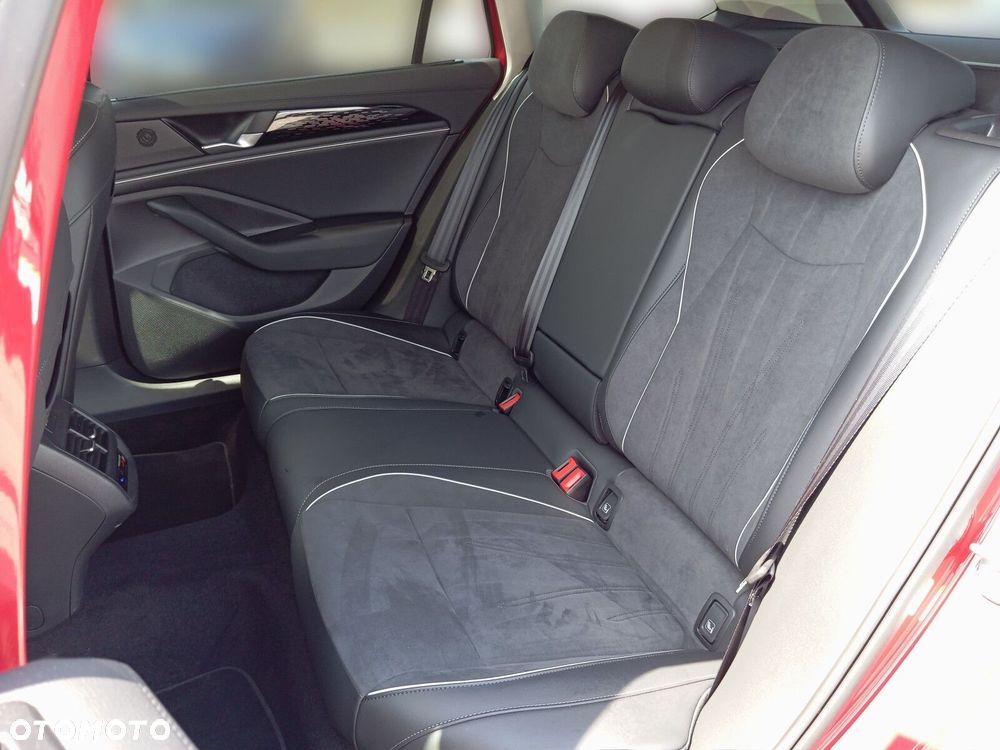 Volkswagen Passat - 13