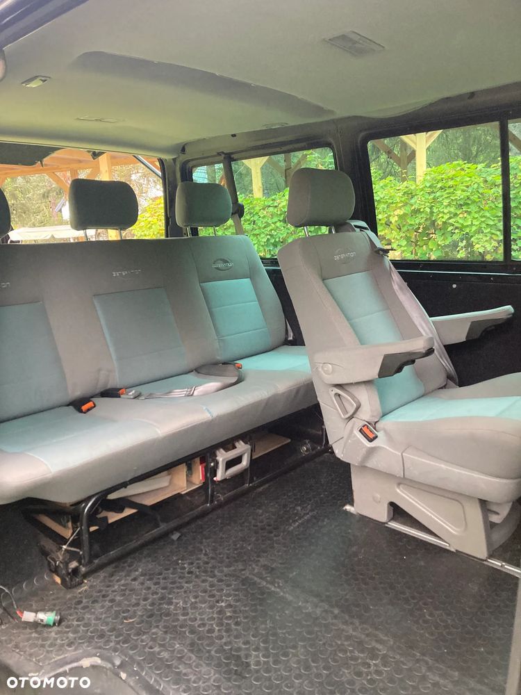 Volkswagen Multivan Standard - 8