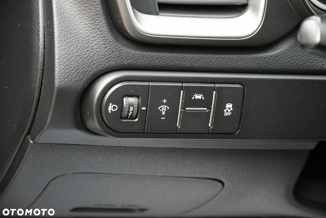 Kia Ceed - 16