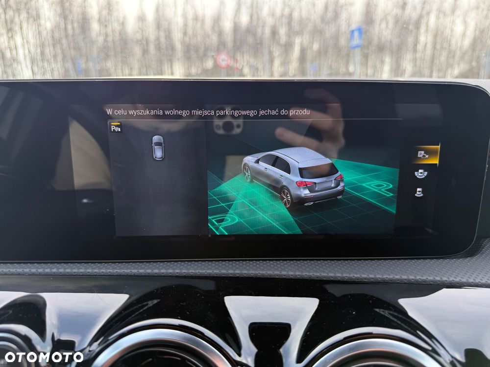 Mercedes-Benz Klasa A 180 AMG Line 7G-DCT - 24