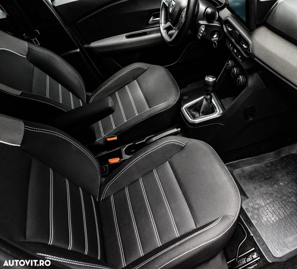 Dacia Logan TCe 90 Essential - 12