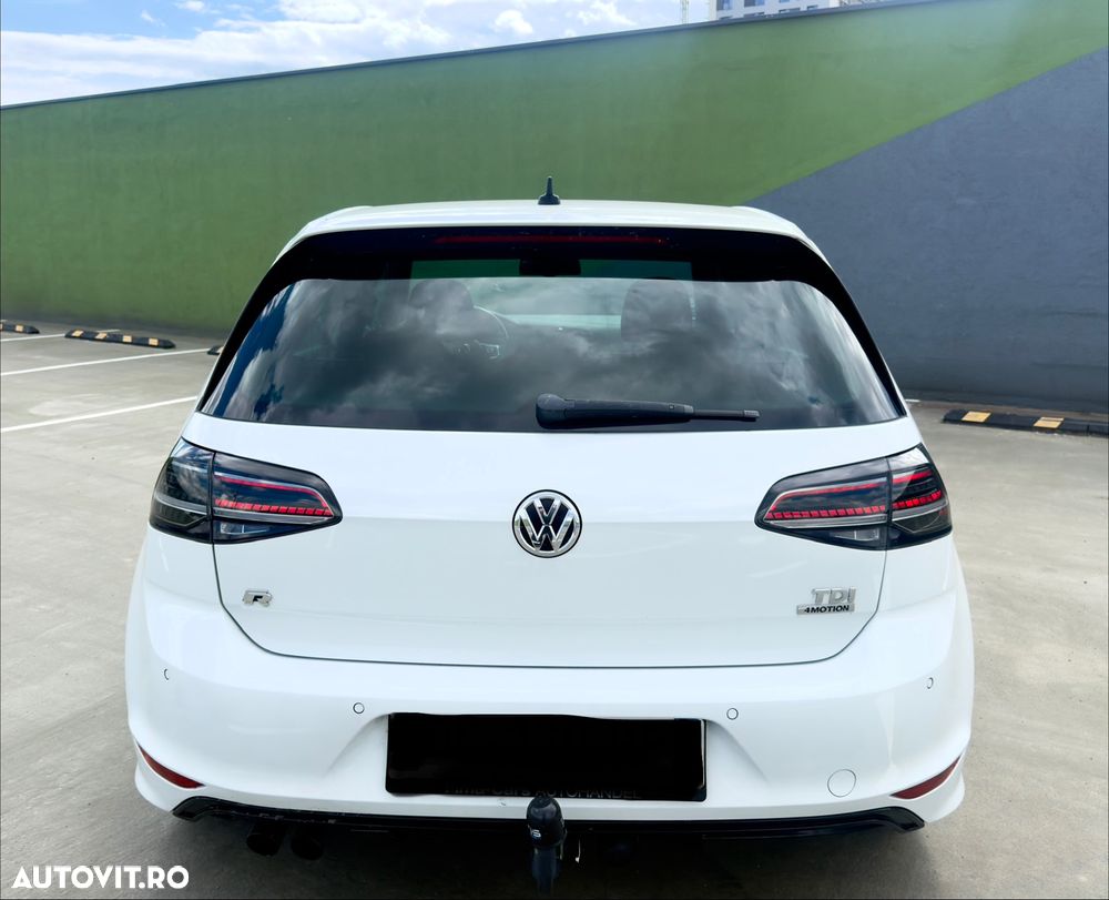 Volkswagen Golf - 6