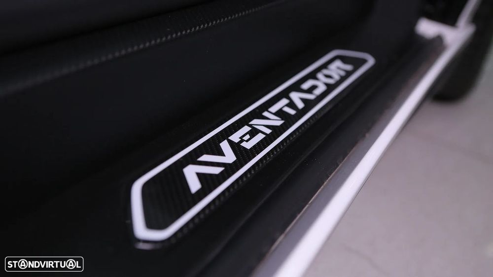 Lamborghini Aventador 6.5 V12 LP750-4 SV - 9