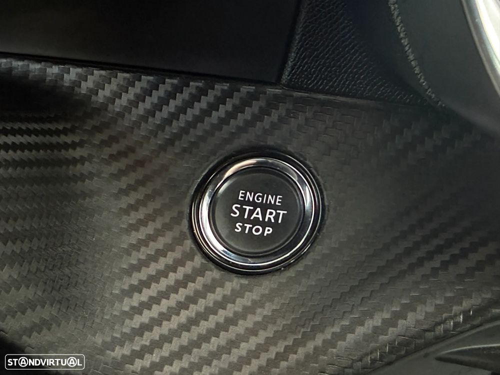 Peugeot e-208 GT - 17