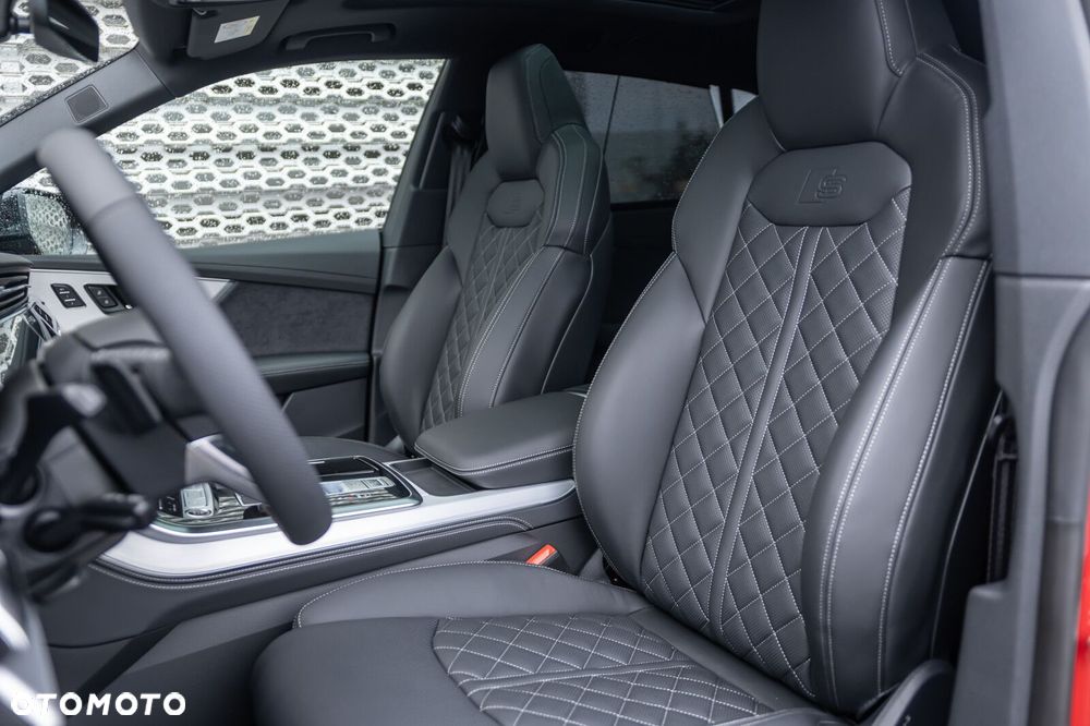 Audi Q8 - 10