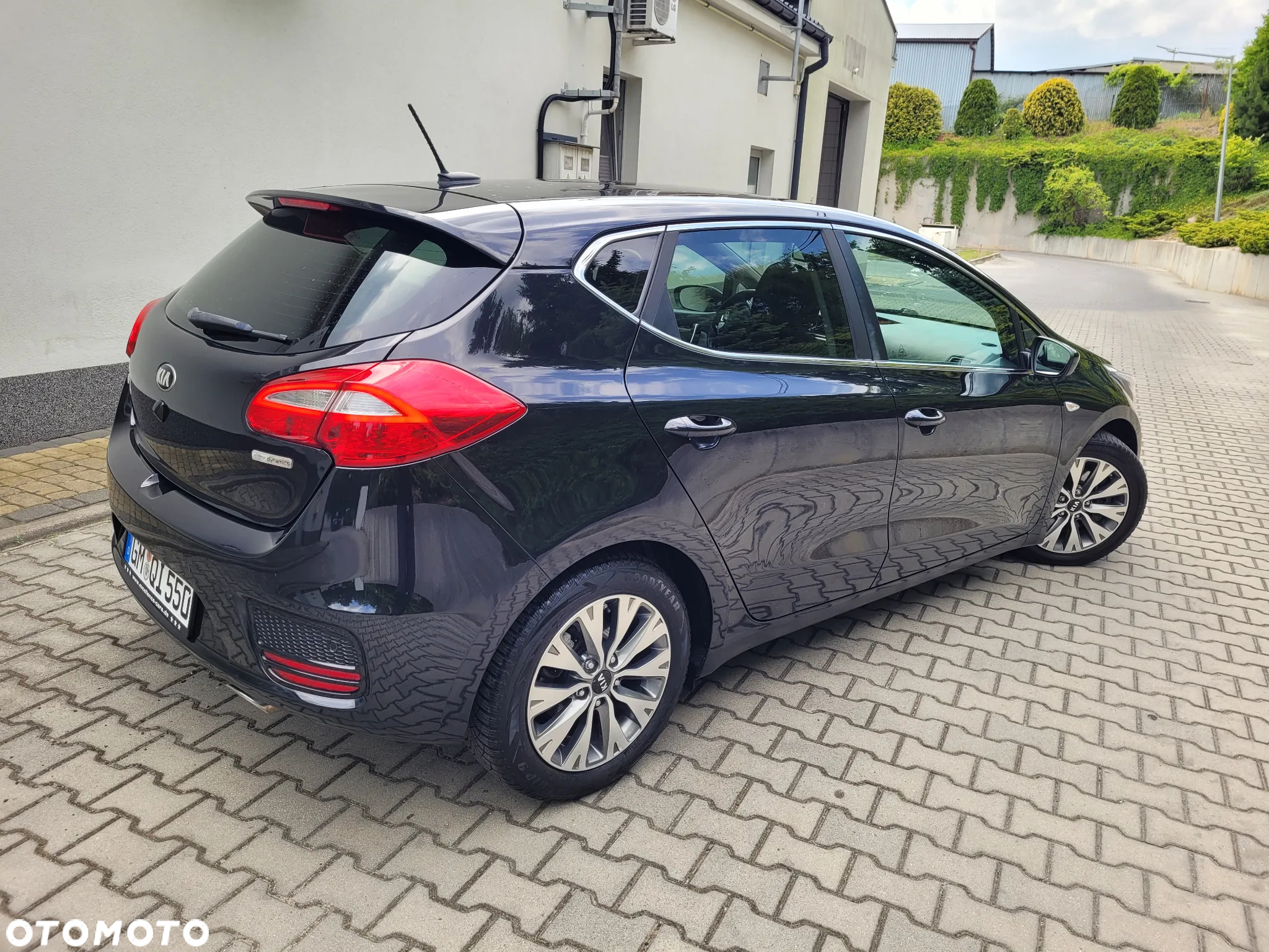 Kia Ceed 1.6 GDI SW Platinum Edition - 3