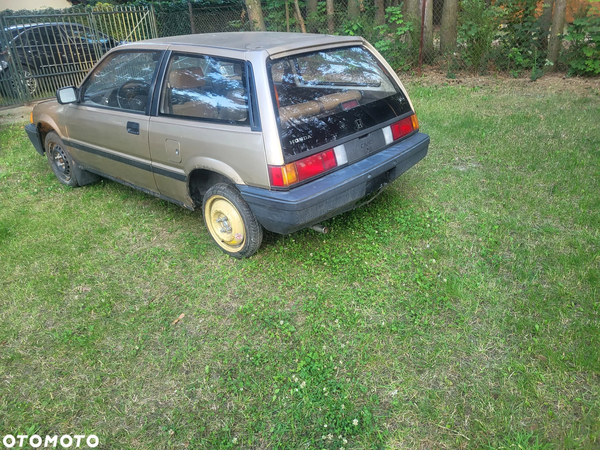 Honda Civic 1.4 L - 4