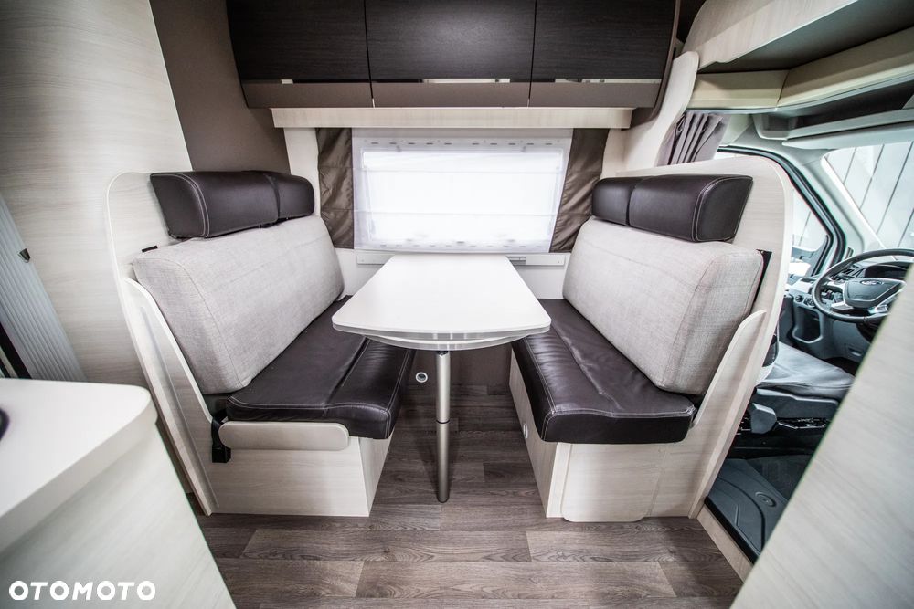 Chausson Flash C646 Kamper 6 osobowy 2x Klima - 32