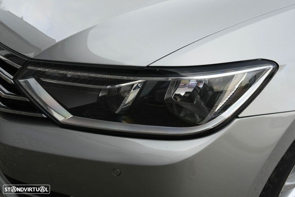 VW Passat Variant 2.0 TDI Highline - 27