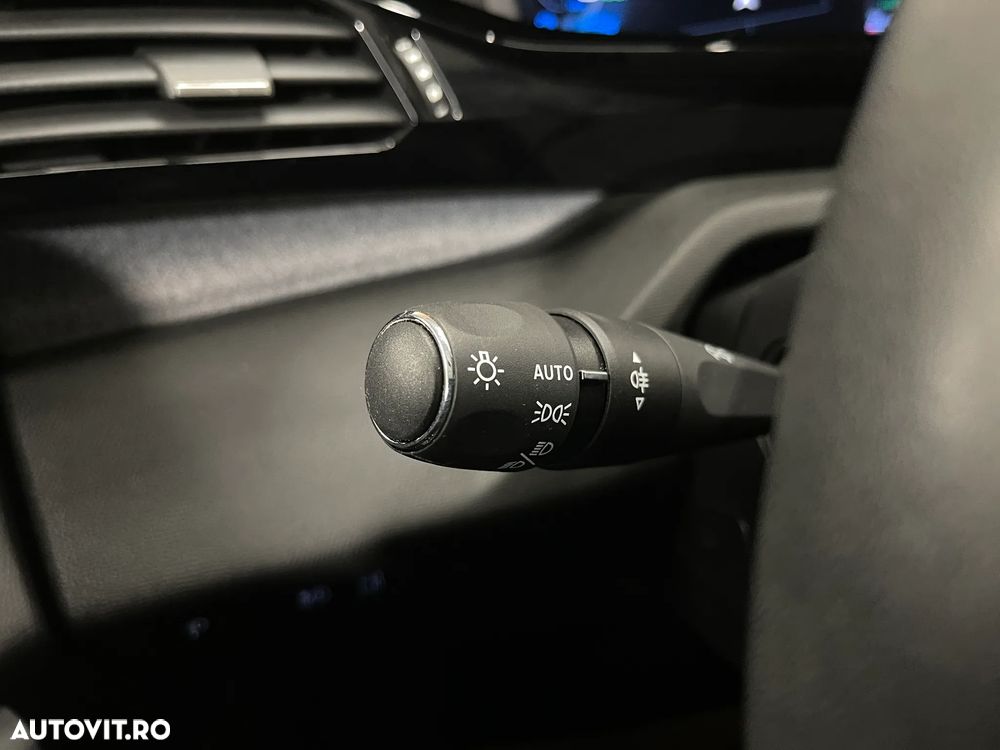 Peugeot 308 1.6L 180 EAT8 PHEV Allure - 27