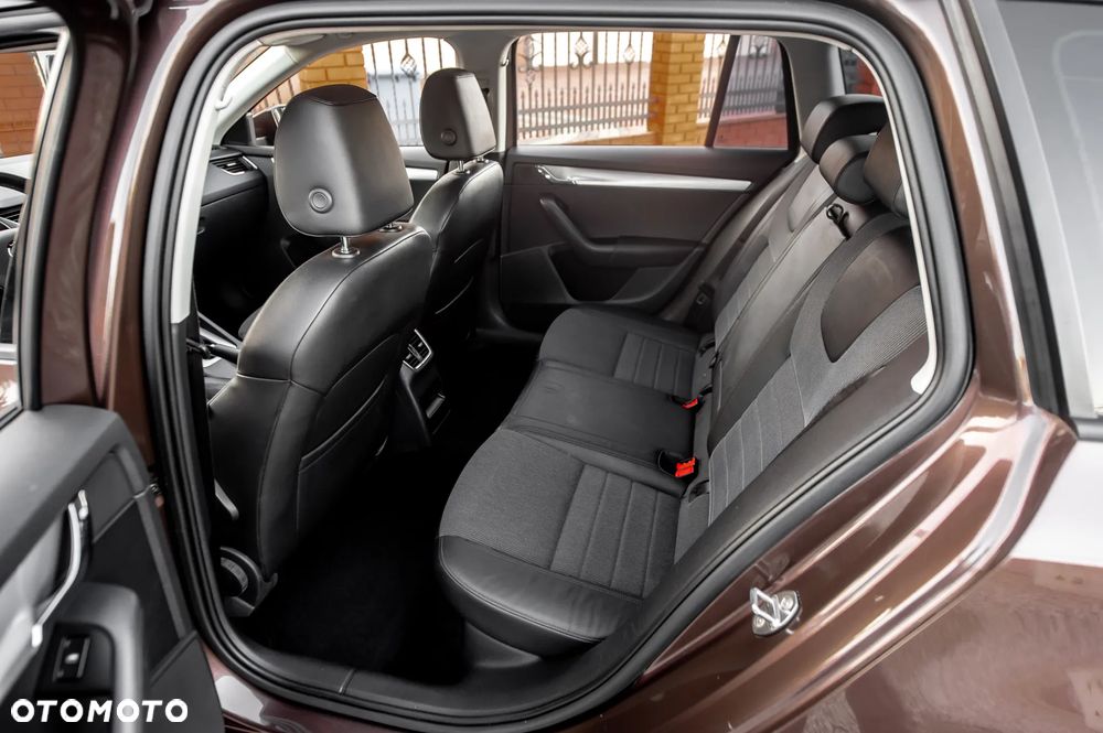 Skoda Octavia 2.0 TDI 4x4 Elegance DSG - 20