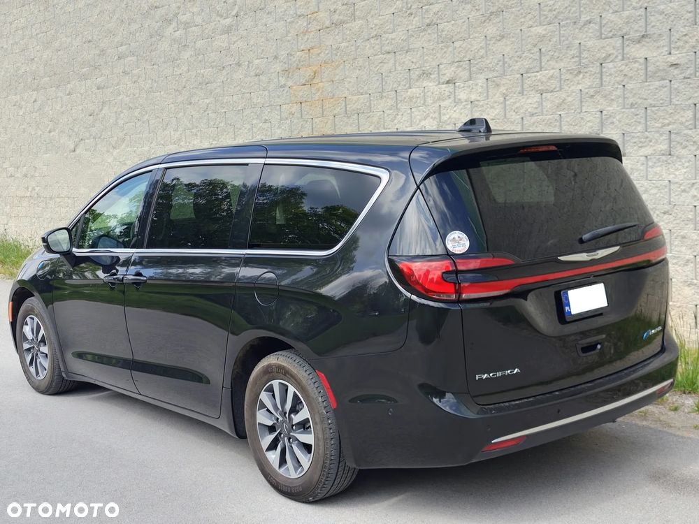 Chrysler Pacifica - 4