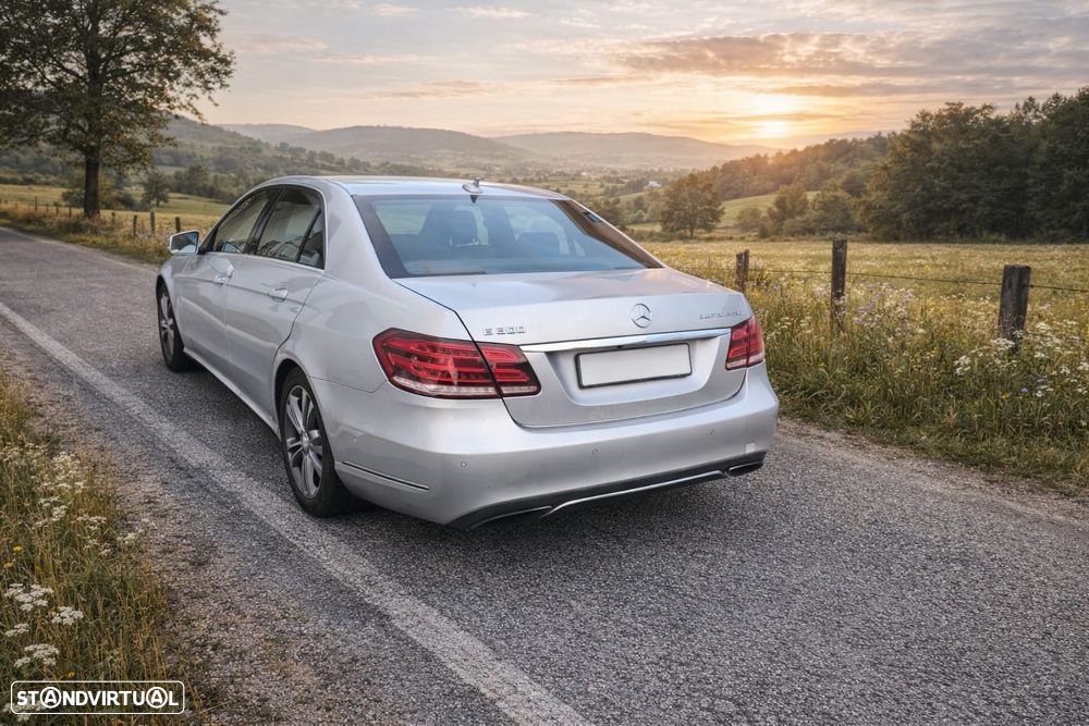Mercedes-Benz E 300 BLUETEC Hybrid Elegance - 2