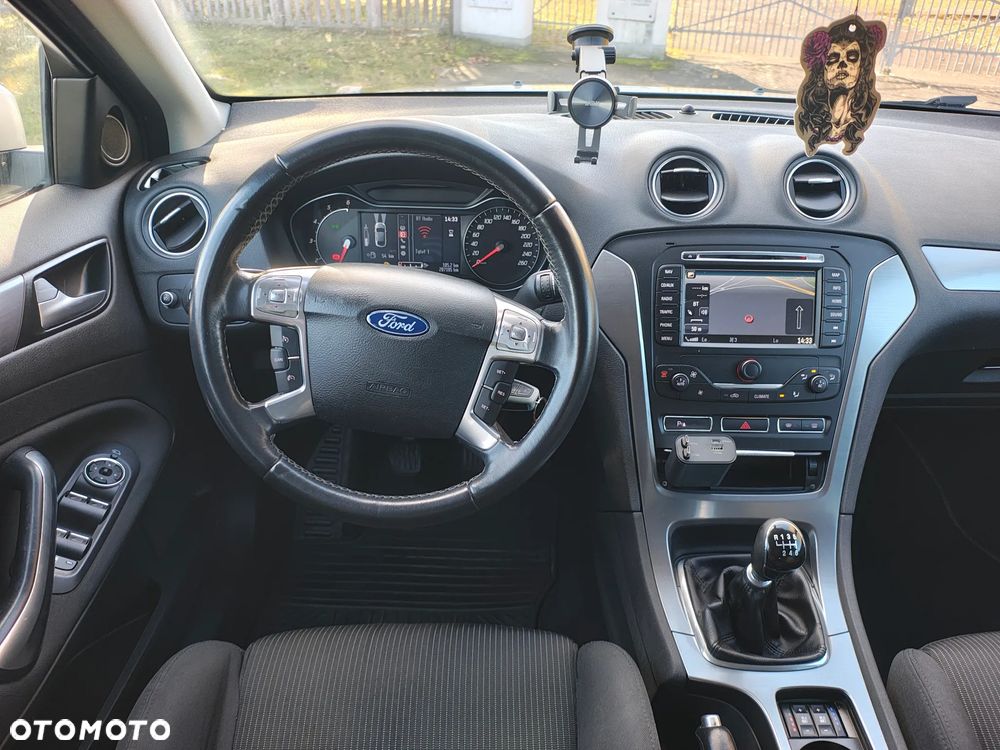 Ford Mondeo - 25