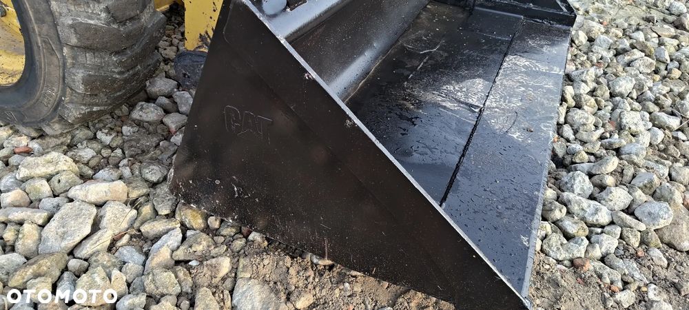 Caterpillar 226D - 9