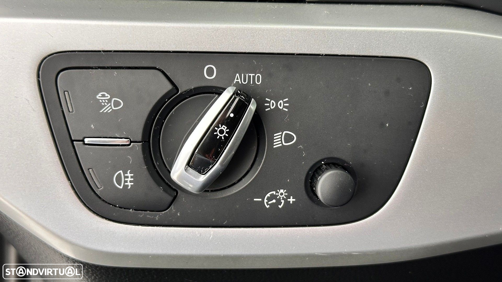 Audi A4 Avant 2.0 TDI Advance - 31