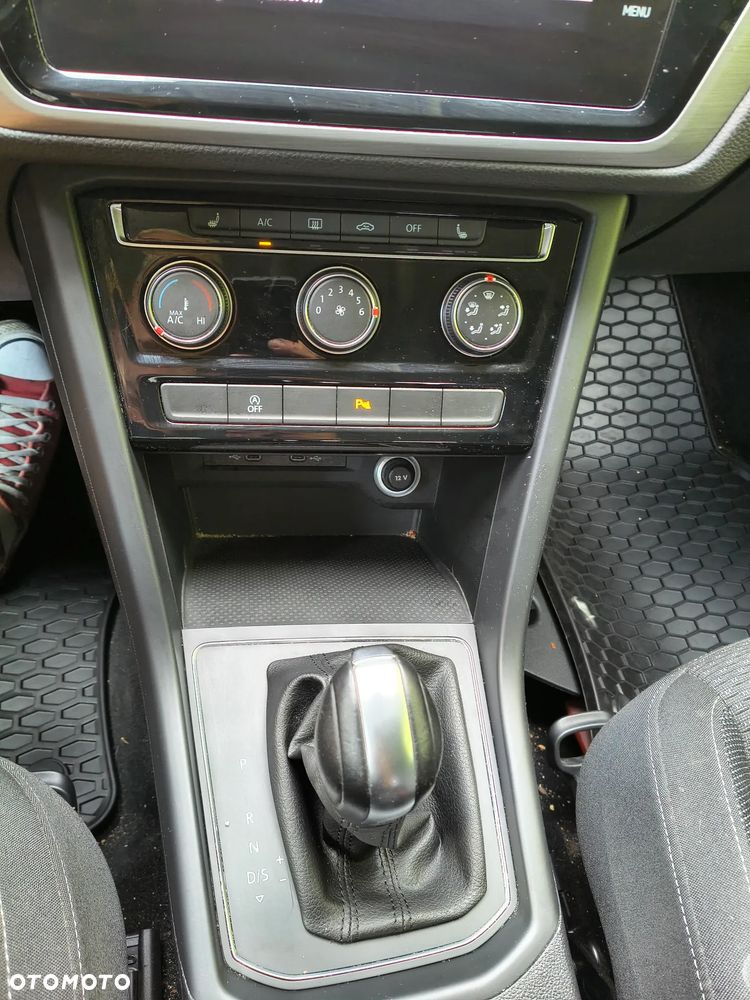 Volkswagen Touran - 11