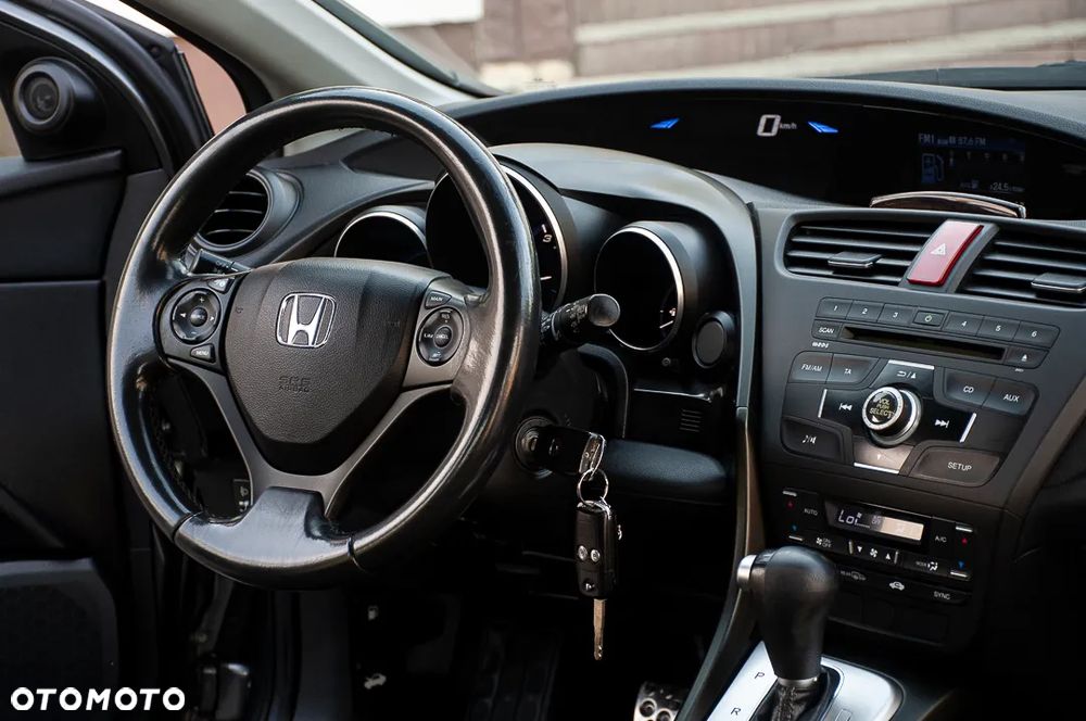 Honda Civic 1.8 i-VTEC Automatik Executive Black Edition - 5