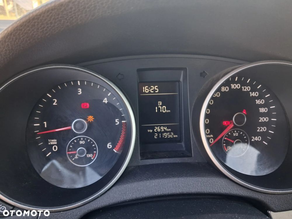 Volkswagen Golf 1.6 TDI BlueMotion Technology Comfortline - 12