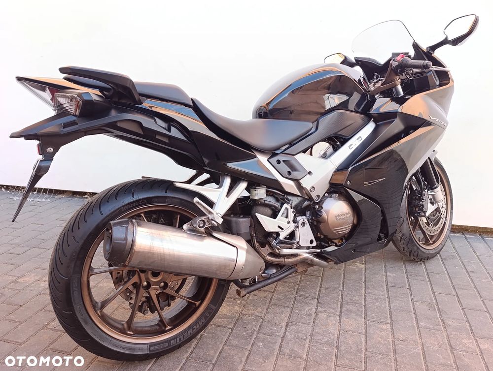 Honda VFR - 6